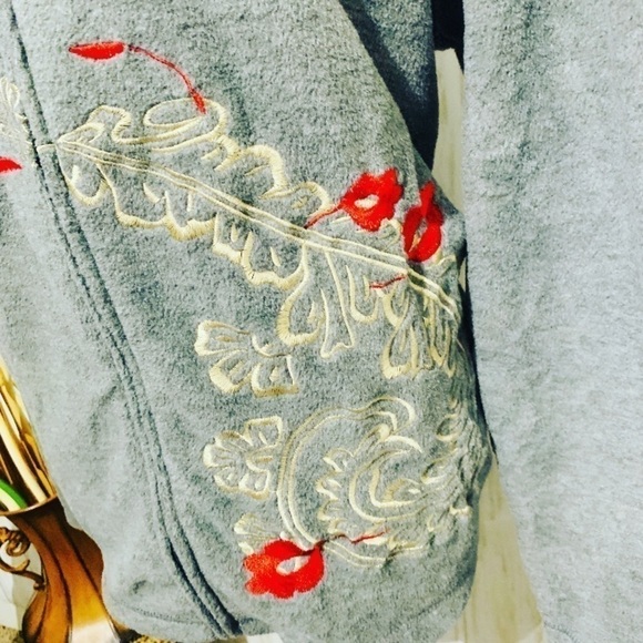 REBECCA Malone Gray Embroidered Fleece Sweater - Picture 3 of 9